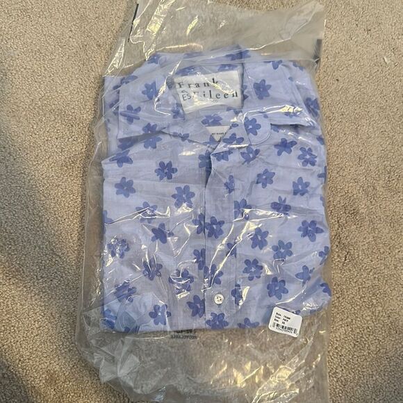 NWT frank and Eileen Buttondown XS - Picture 2 of 5